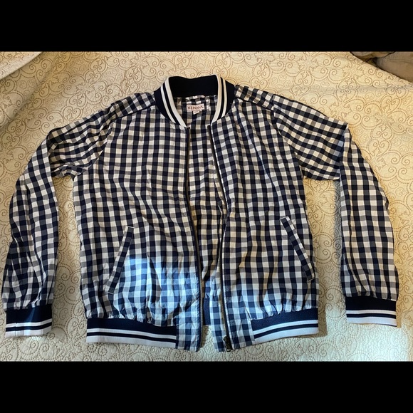 Light coat. - Picture 2 of 3